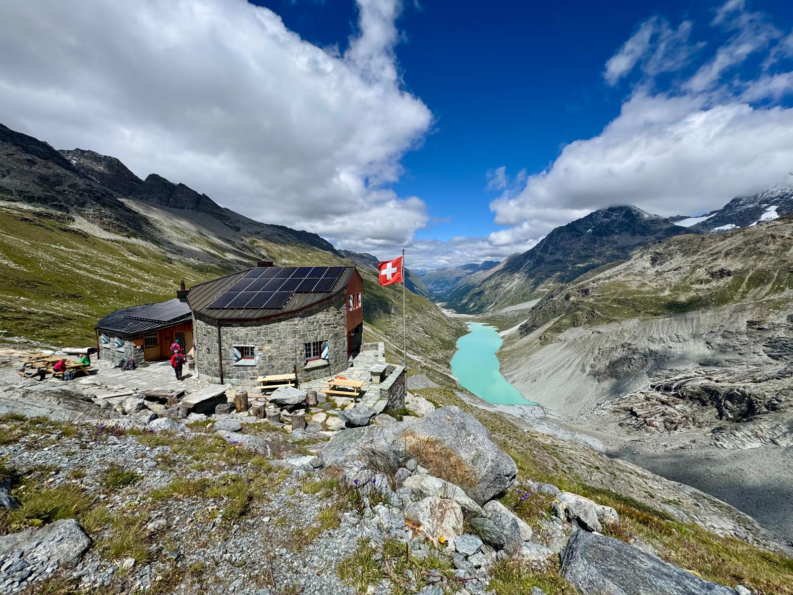 La capanna Coaz è certamente tra le più belle capanne dell'Engadina.